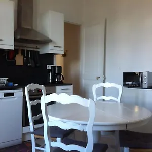 https://au-coeur-de-bourg-saint-lunaire.inbrittany.com